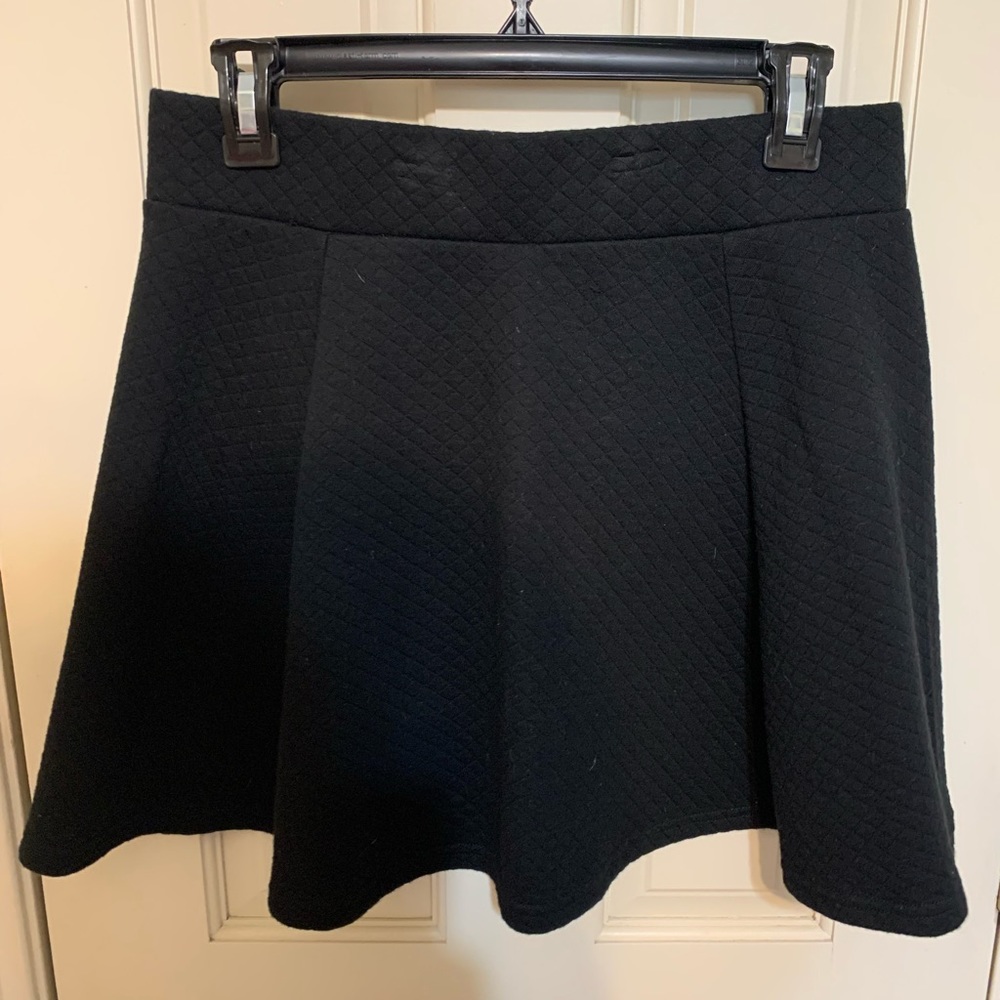 H&M black quilt mini skirt